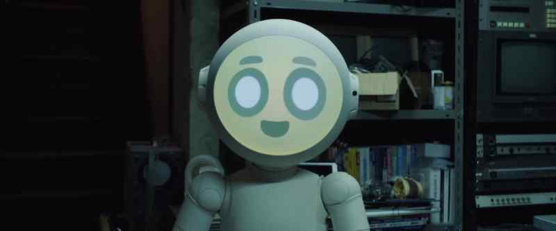 Somehow, it's being hypnotized by the video feedback loop