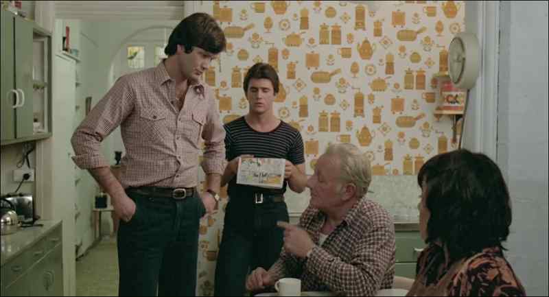 Someone for you, Ron. - Oh