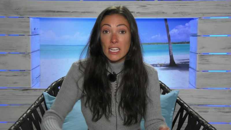 SOPHIE: Who comes in a Villa