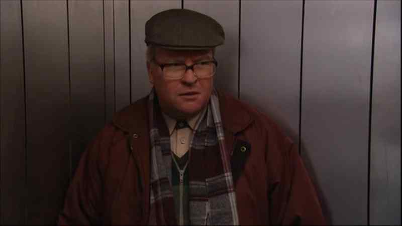 Sorry aboot that. That's dynamite, in't it?