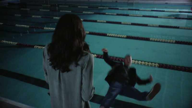 (splashing)