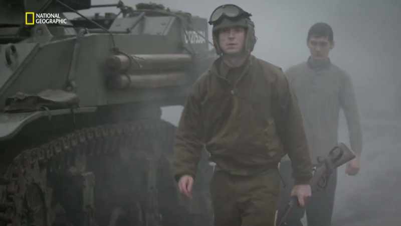 SS troops reach the castle gate