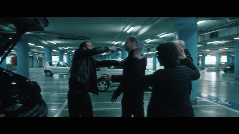 Stand right there, drop the gun, drop it!