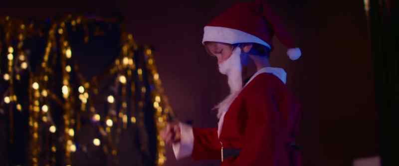 Star, take Rudolph's light and guide the wise men to the