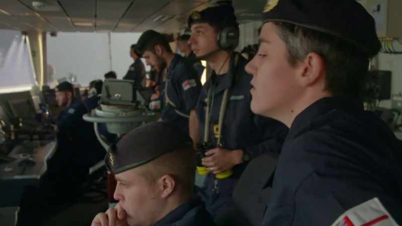 Steering on one propeller is complicated