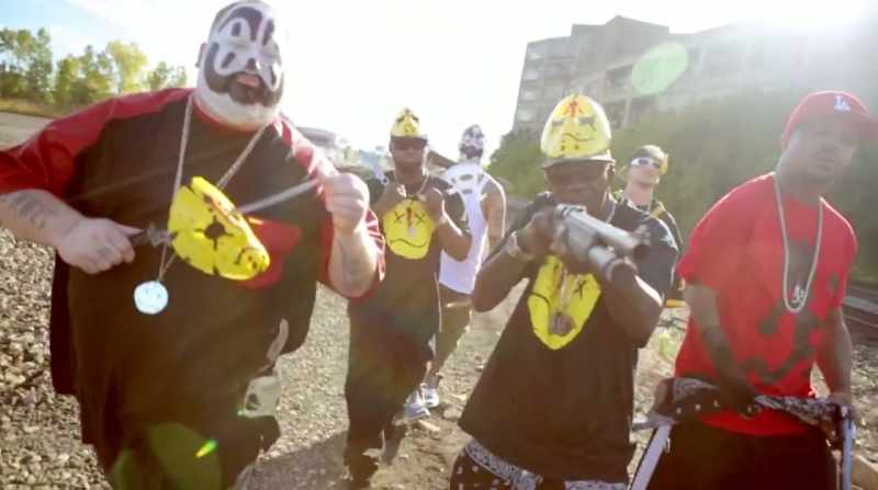 �� Step yo ass back before the hatchet attacks ♪
