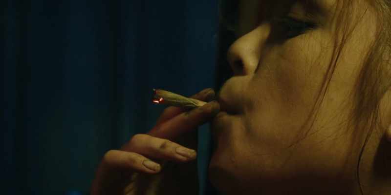 �� Sticks and stones Never broke my bones ♪