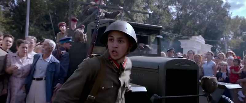 Stop! Move the truck back! Comrade Lieutenant!