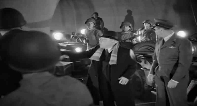 Stop the firing! -Cease fire!