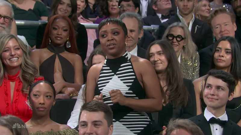 �Stopwatch? ‫Yeah. ‫She put her arm around my waist
