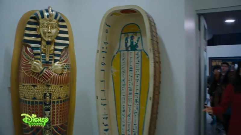 [students chattering]