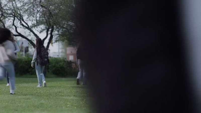 [♪♪♪] [students chatting]