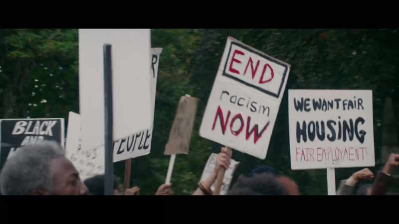 [students protesting]