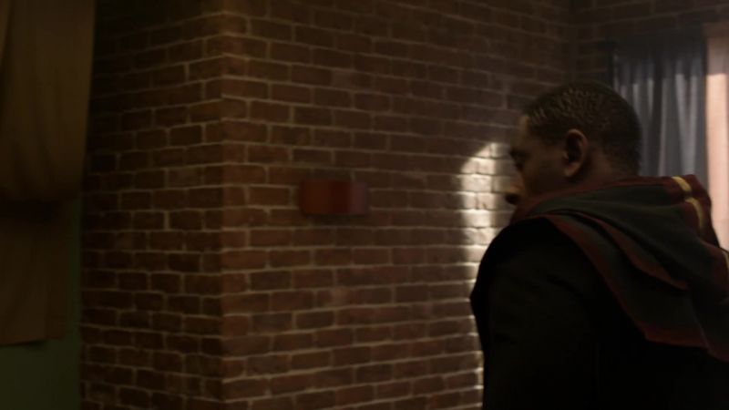 Supergirl. - J'onn, what is it?