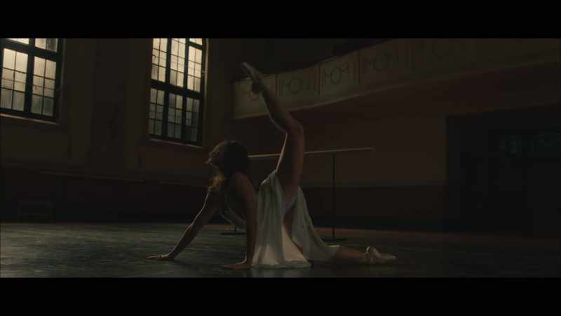 �� Swallowing starlight, holding me skintight ♪