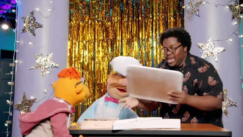 (SWEDISH CHEF HUMMING)