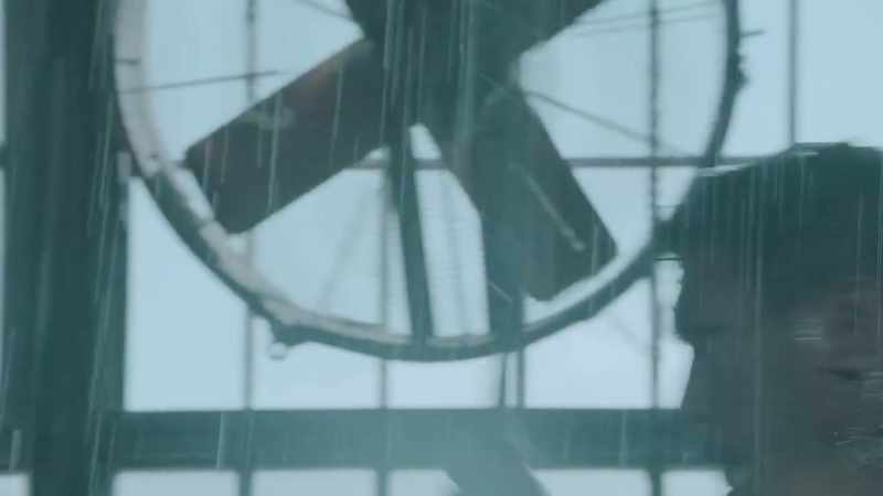 (swords clanging) (reapers grunting)
