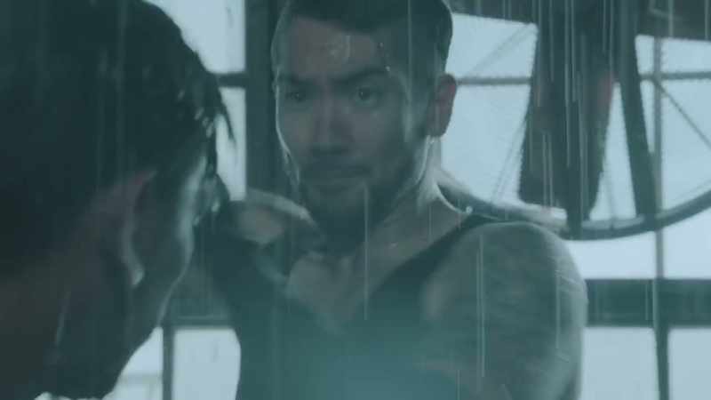 (swords clanging) (reapers grunting)