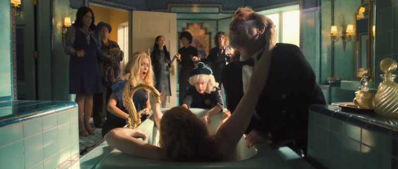 [Sylvia wailing] - [screaming] Help me!