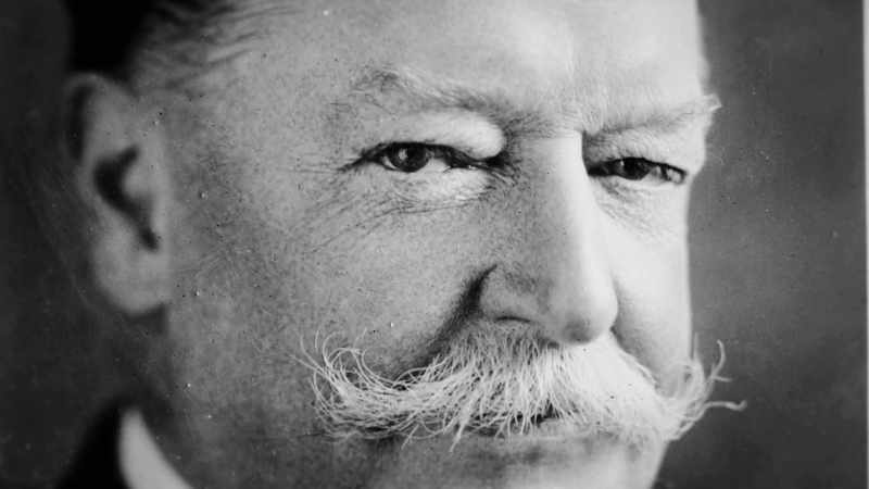 Taft invites him to spend the weekend in the White House
