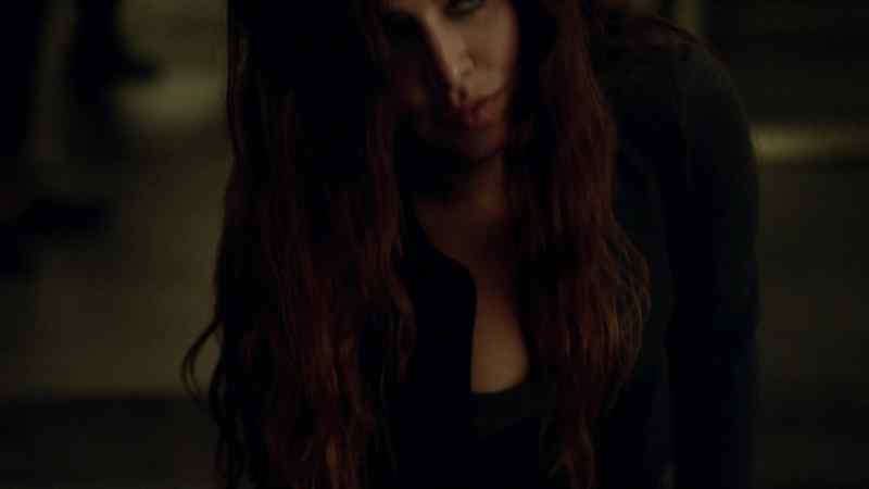 Take your hand off her mouth or I'll cut it off