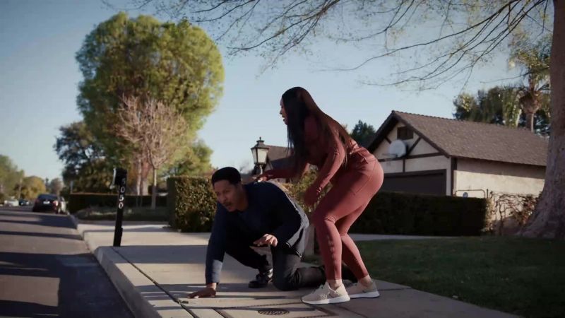 Take your left arm, swing it across!