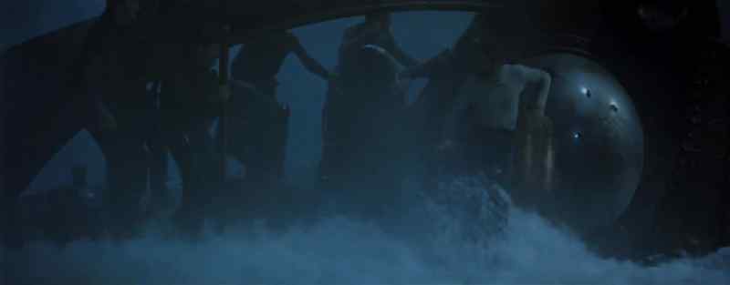 Take your men down the starboard side!