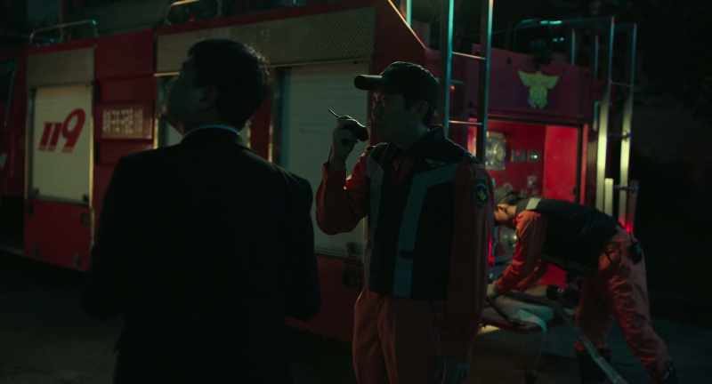 Take the hose up over unit 902