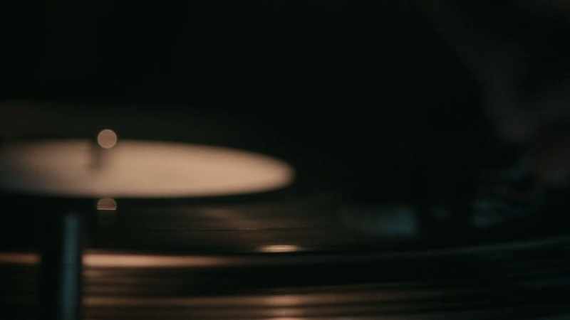 Taking any turntable and recording