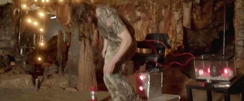 (tank clatters)