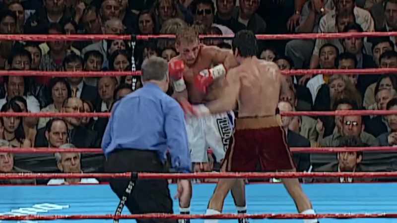 Target practice, as De La Hoya goes