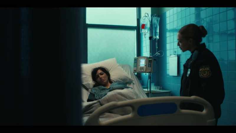 Te-a împuşcat, Emily. Te-a lăsat să mori