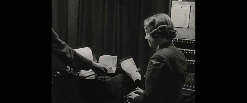 Telephonists, messengers, teleprint operators