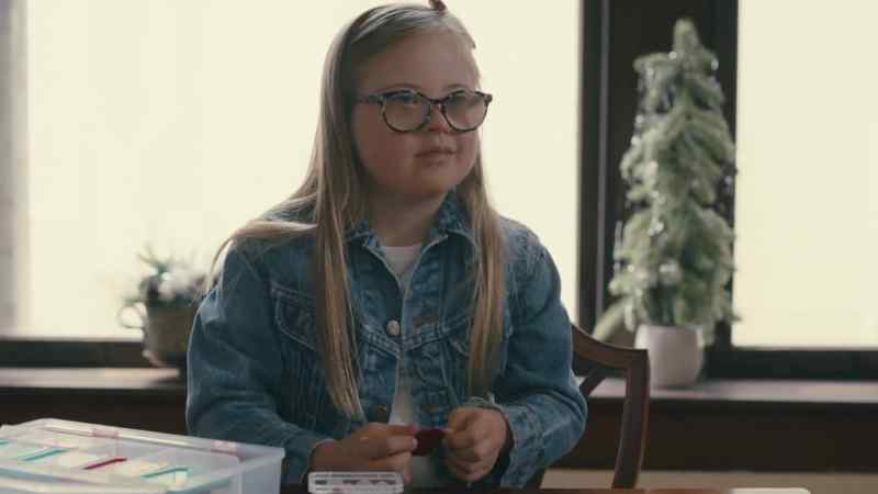 Tell Charlie that her dad's single