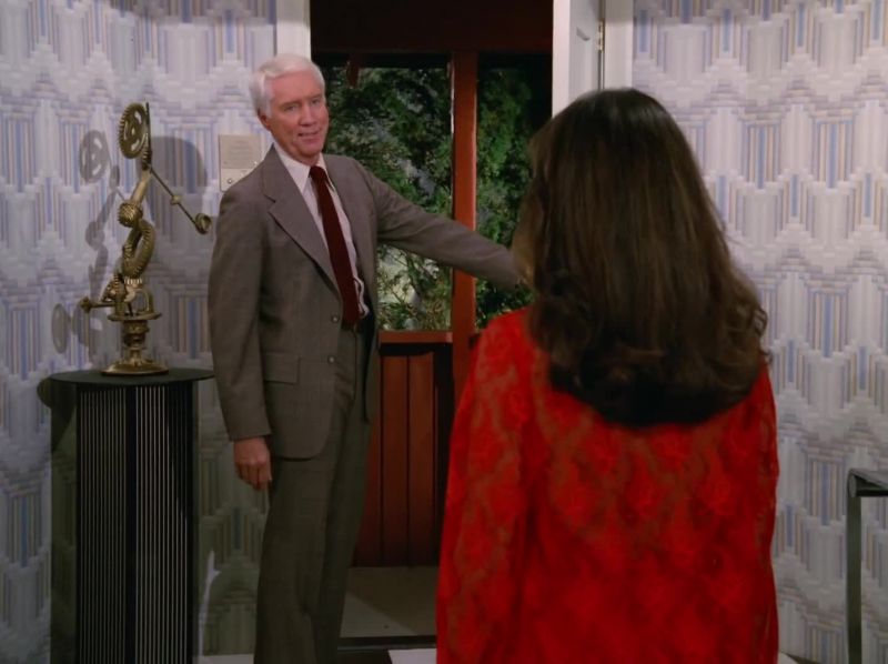 Tell Cliff to call me. - Right