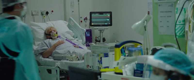 (tense music continues) (medical staff chattering)