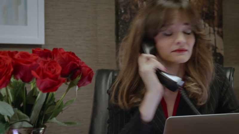 (tense music) (hangs up phone)