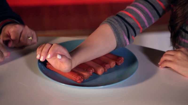 Tepat di atas hot dog ini