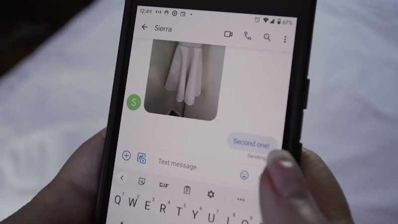 (text message beeps)