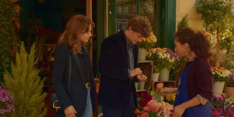 Thank you. How much is it? - Three euros