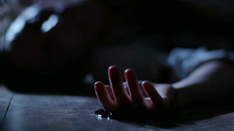 That bloodstain is false