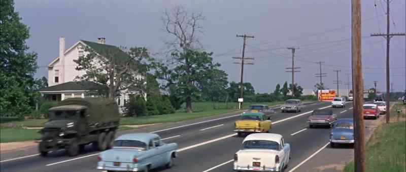 That convertible ahead, catch up to it. - I'm doing 70 now