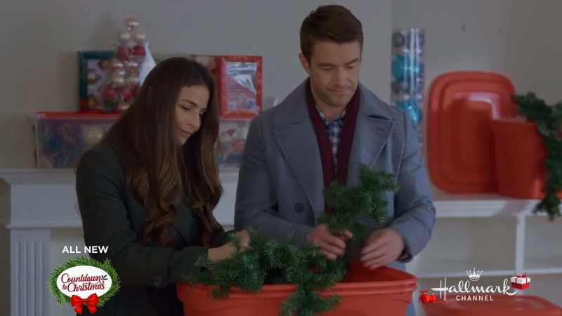 That garland's not going to fluff itself
