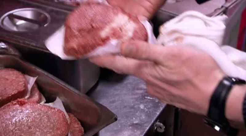 THAT IS THE WORST HAMBURGER