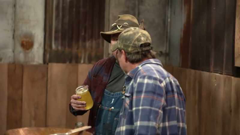 That jar's a pineapple? -Looks like it's got pineapple in it