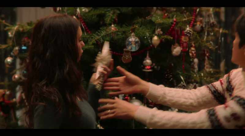 That one goes on top of the… the tree