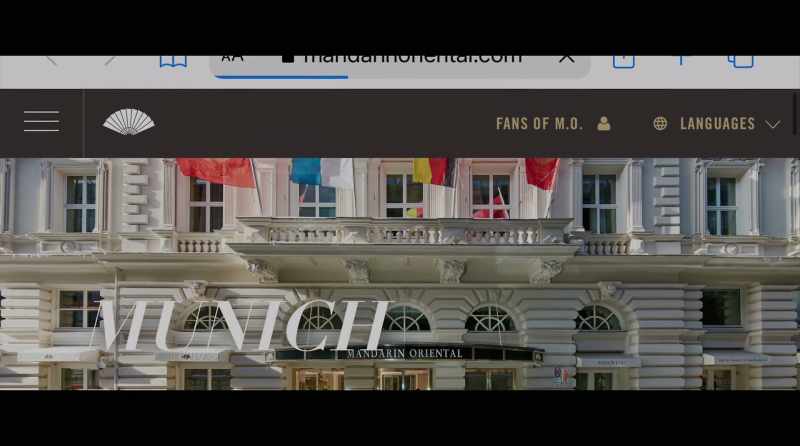 That's a fancy hotel with a restaurant inside