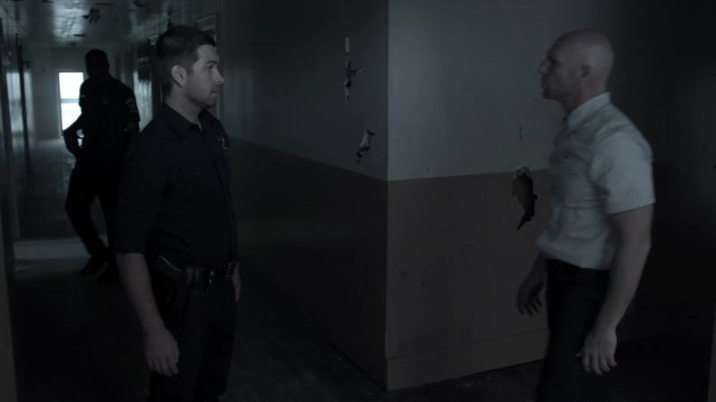 That's Arno's door. - Hey, cop!