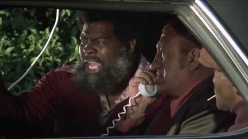 That's him! - Get that mother!