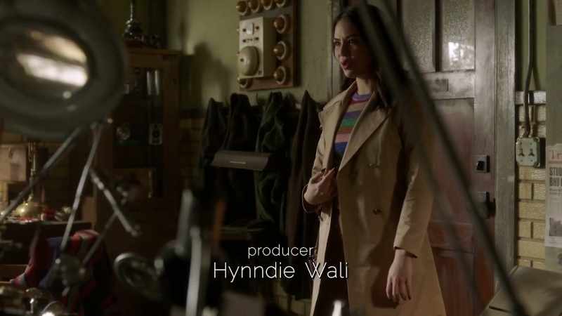 That's me. - I'm Mona Vanderwaal. I work